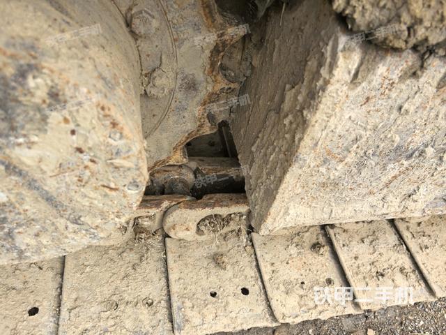 左驅(qū)動輪（行走機(jī)構(gòu)）