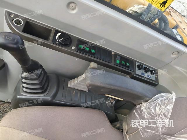 顶棚整体（驾驶室部分）