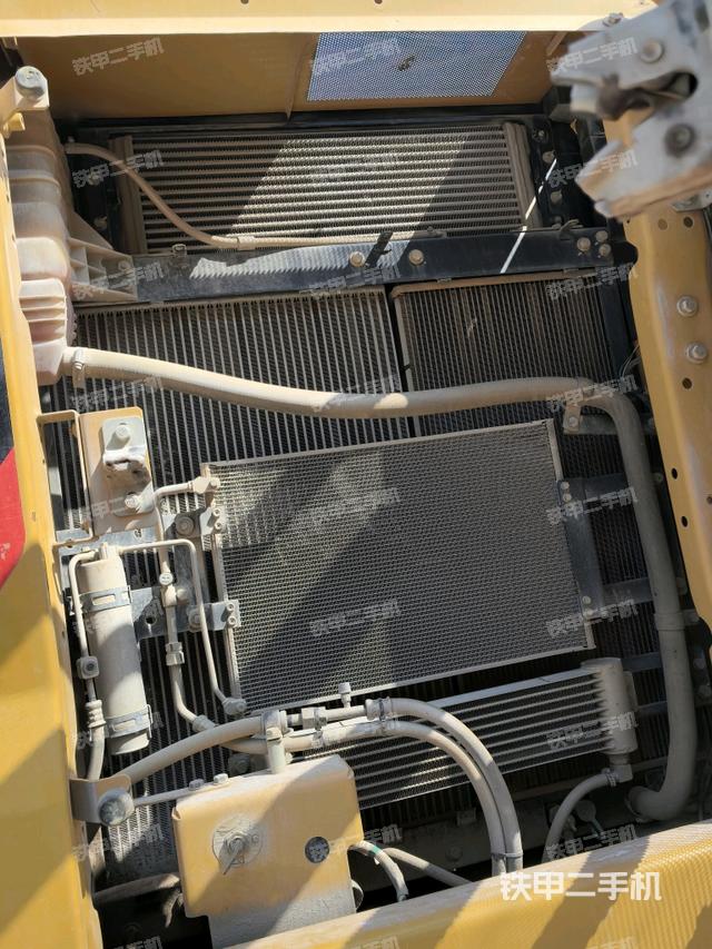 散熱器正面（大件艙室）