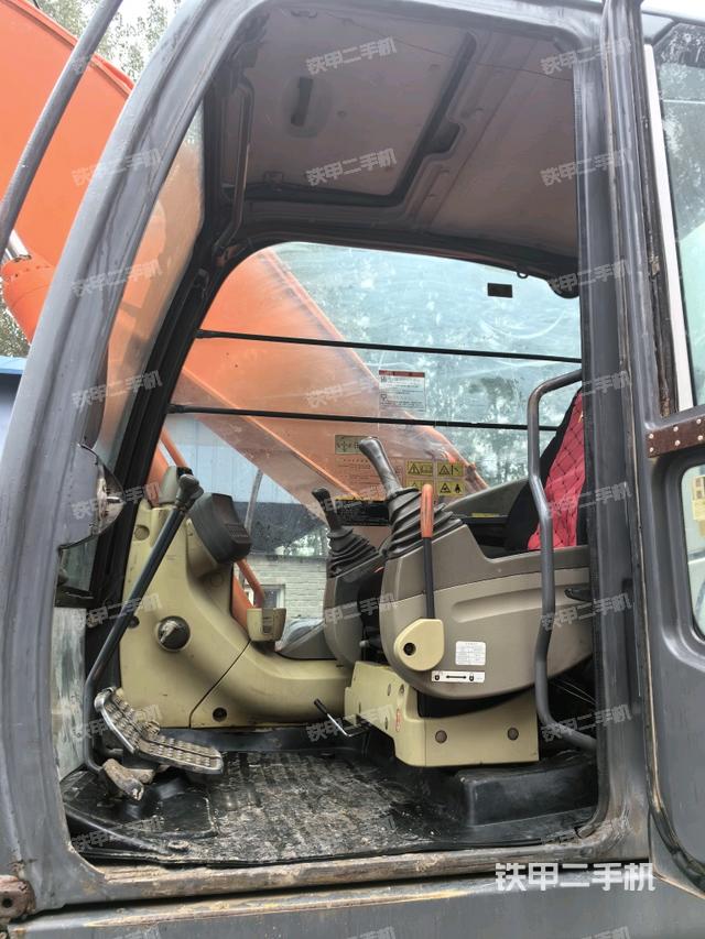 駕駛室整體（整機(jī)外觀）