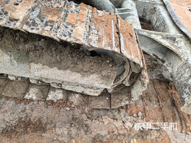 轉(zhuǎn)盤和下車架正前（工作和回轉(zhuǎn)裝置）