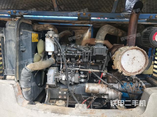 發(fā)動(dòng)機(jī)室（上車部件）