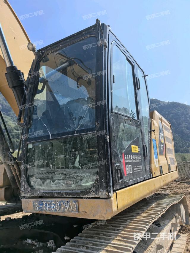 駕駛室左前45度（駕駛室部分）