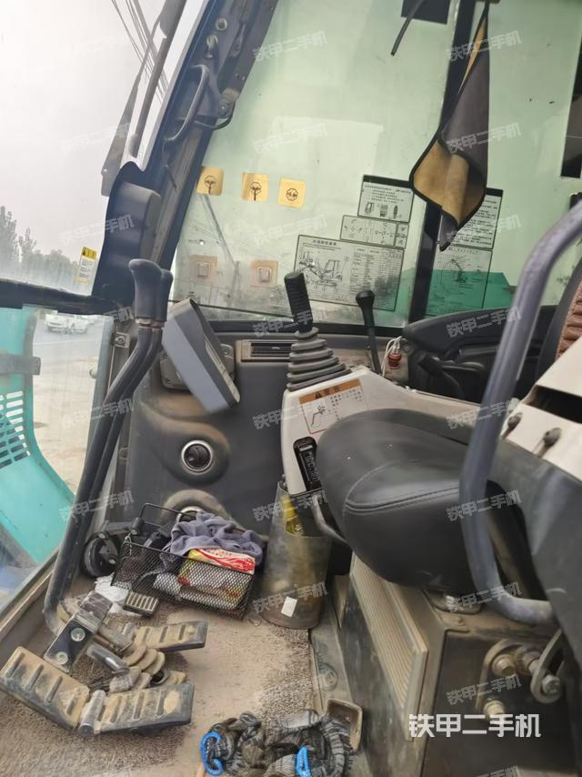 駕駛室整體（整機(jī)外觀）