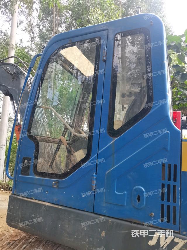 ?駕駛室正側(cè)（駕駛室部分）