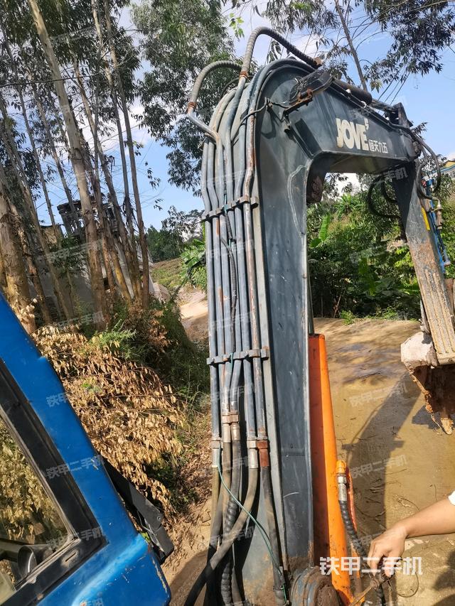 大臂背部俯視（工作和回轉(zhuǎn)裝置）