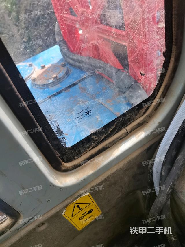 右側(cè)玻璃角標(biāo)（駕駛室部分）