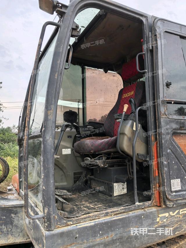 后窗玻璃角標(biāo)（駕駛室部分）