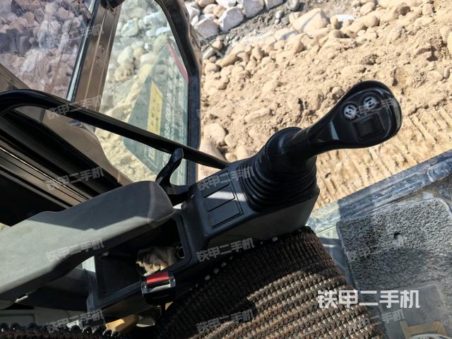 座椅左側(cè)控制臺/音響/含左手柄（駕駛室部分）