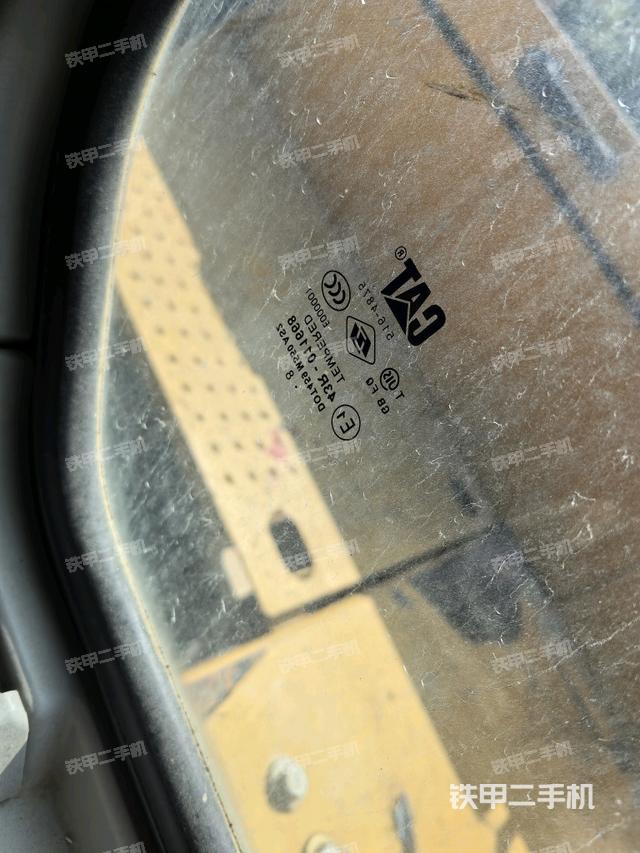 后窗玻璃角標(biāo)（駕駛室部分）