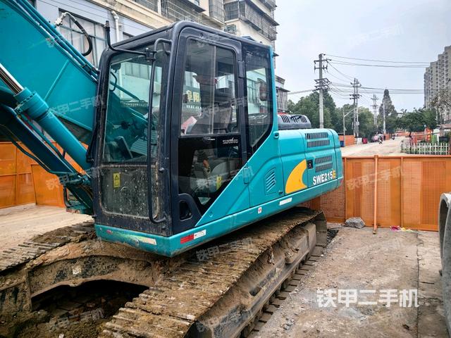 駕駛室整體（整機(jī)外觀）