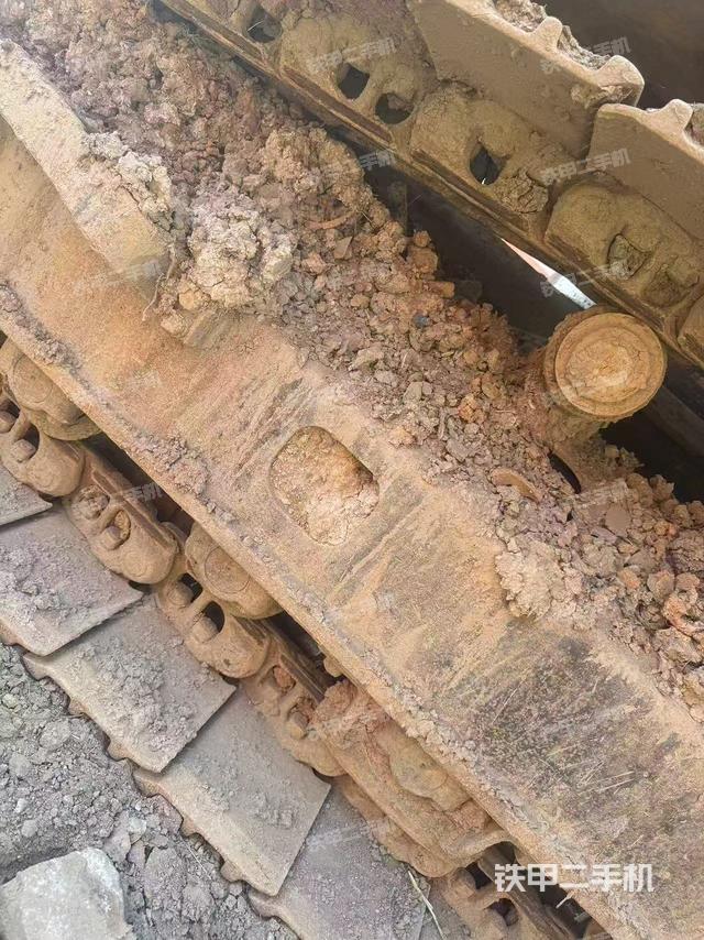 單側(cè)履帶整體（整機(jī)外觀）