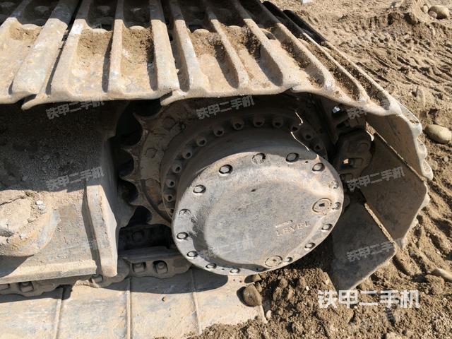 右驅(qū)動輪（行走機構(gòu)）