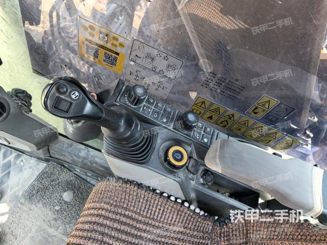 座椅右側(cè)控制臺/鑰匙門/油門/含右手柄（駕駛室部分）