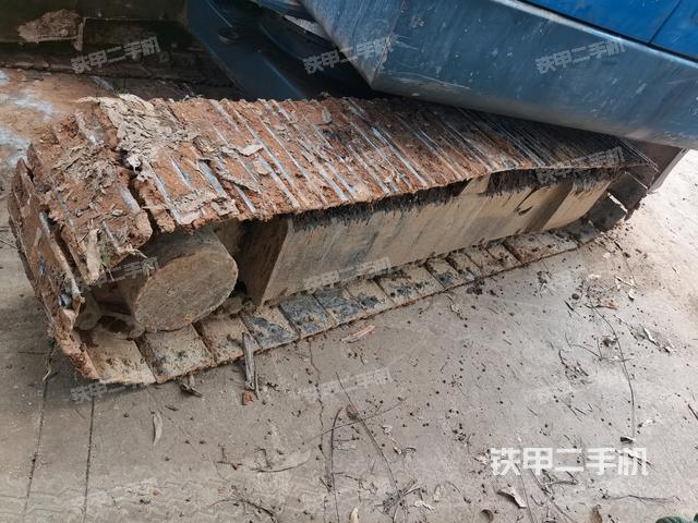 右側(cè)履帶整體?（行走機(jī)構(gòu)）