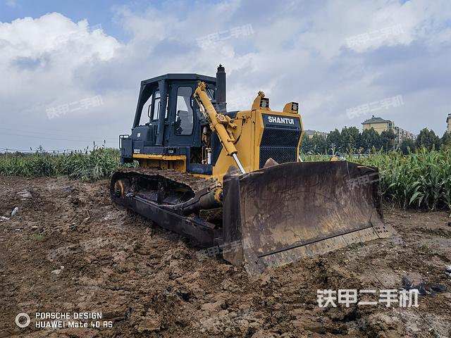 山推SD32W岩石型推土机