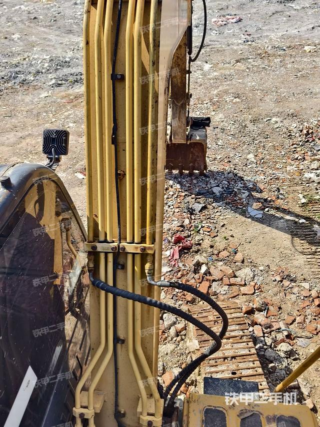 大臂背部俯视（工作和回转装置）