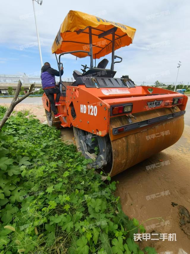 整機(jī)右后45°（設(shè)備外觀及核心部件）
