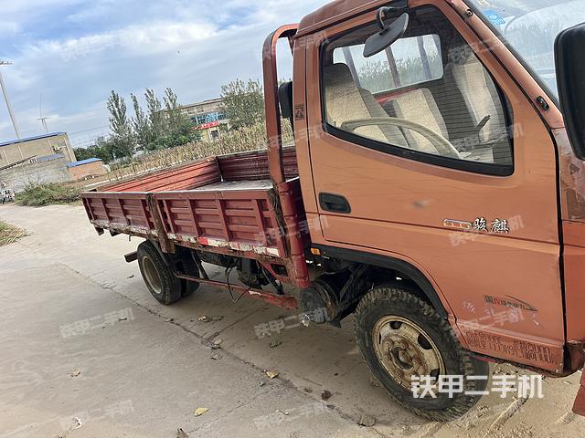 唐骏汽车4X2平板运输车