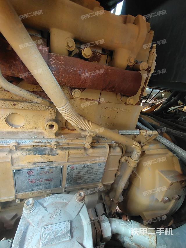 發(fā)動(dòng)機(jī)右側(cè)（整機(jī)外觀及大件）