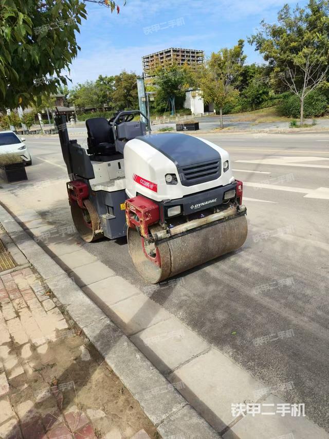 整機(jī)右側(cè)（設(shè)備外觀及核心部件）