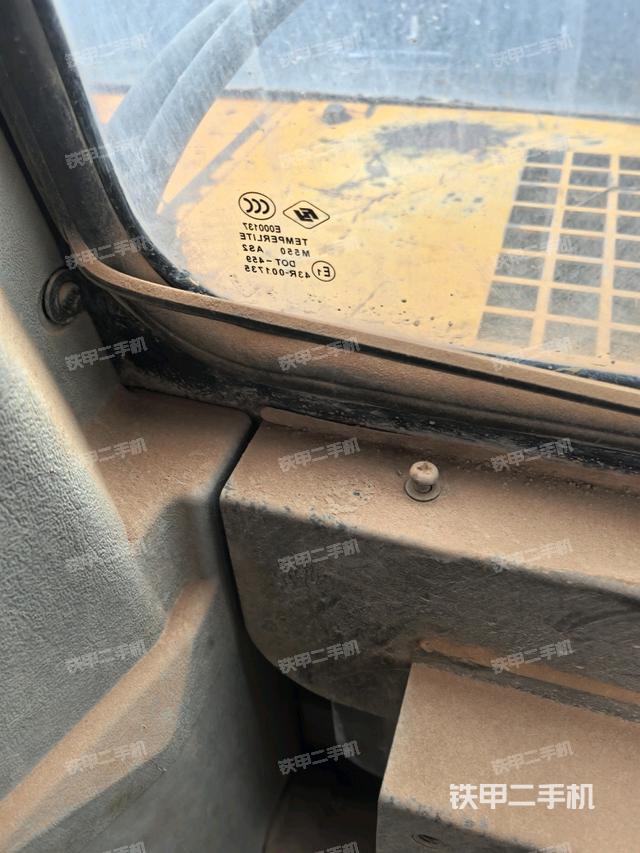 后窗玻璃角標(biāo)（駕駛室部分）