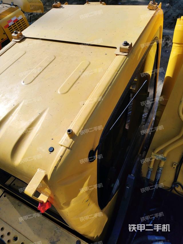 駕駛室頂部（整機(jī)外觀）