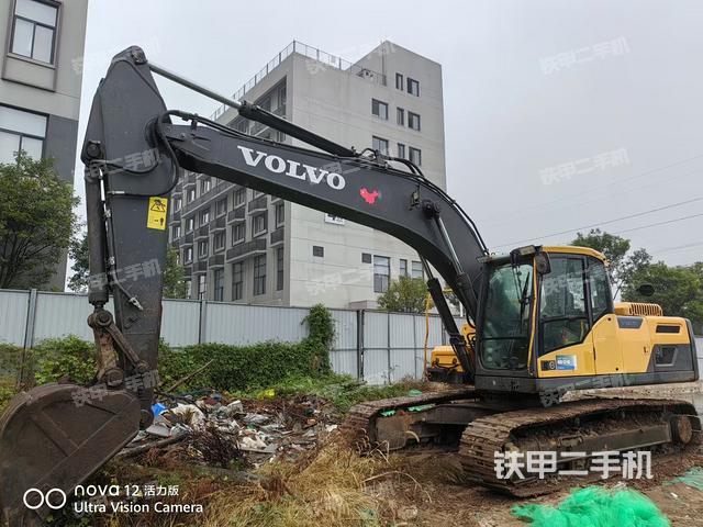 沃尔沃EC220DL挖掘机