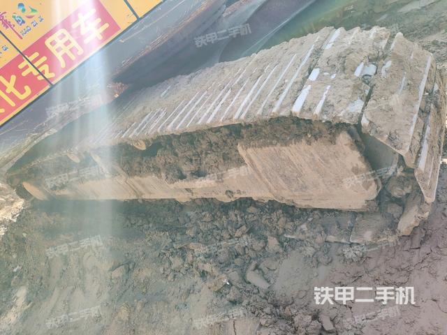 單側(cè)履帶整體（整機(jī)外觀）