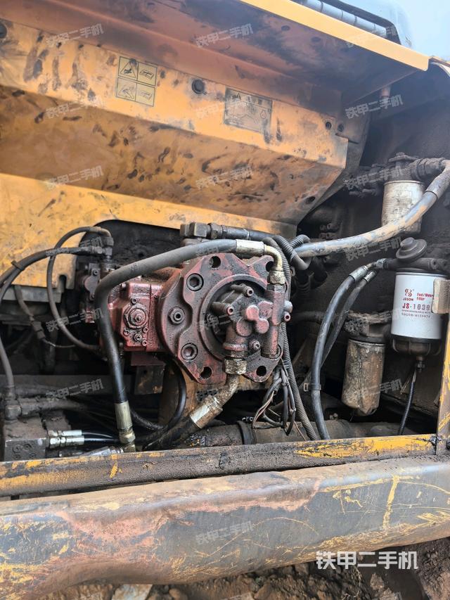 液壓泵斜45?右（大件艙室）