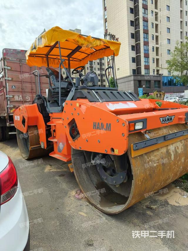 整機(jī)右側(cè)（設(shè)備外觀及核心部件）