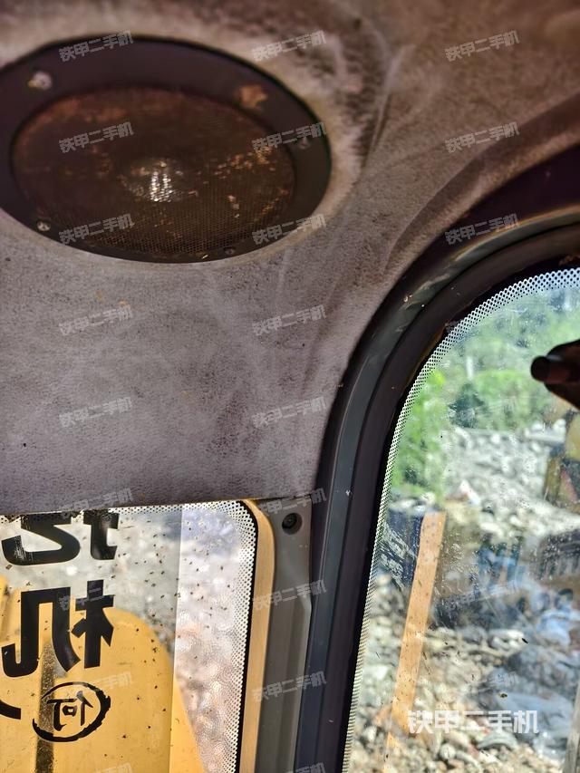 后窗玻璃角标（驾驶室部分）