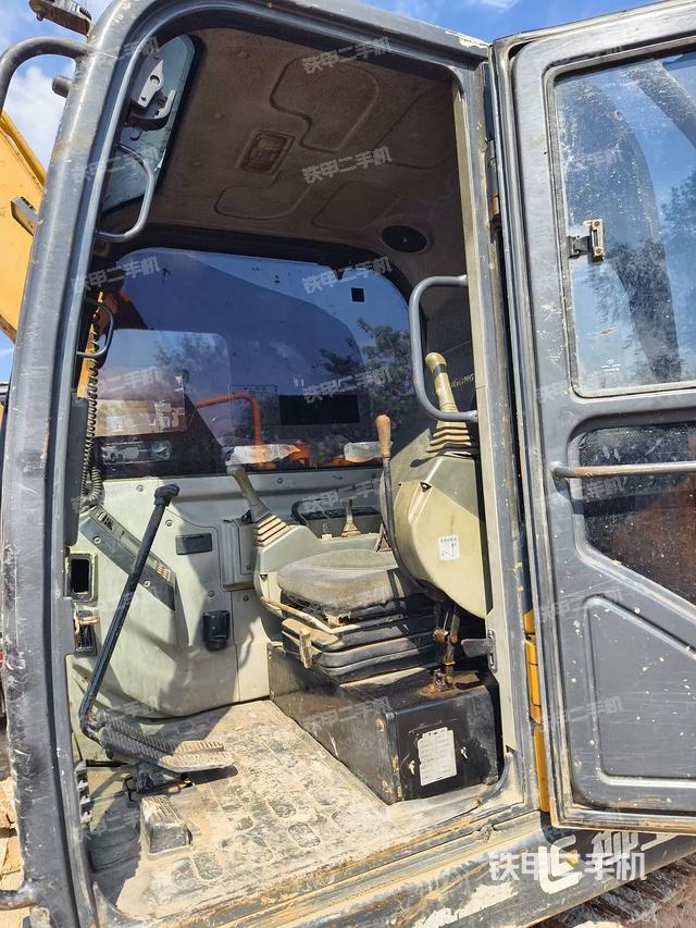  驾驶室正侧（驾驶室部分）