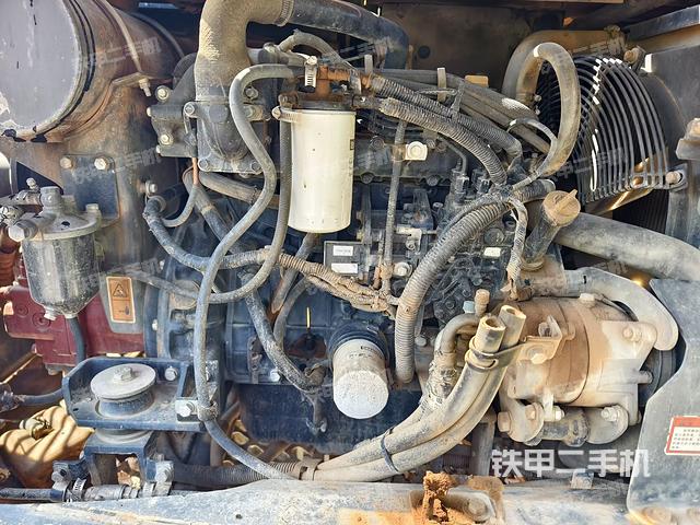 发动机室（上车部件）