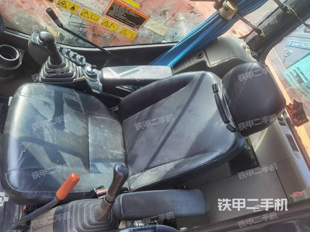 駕駛室整體（整機(jī)外觀）