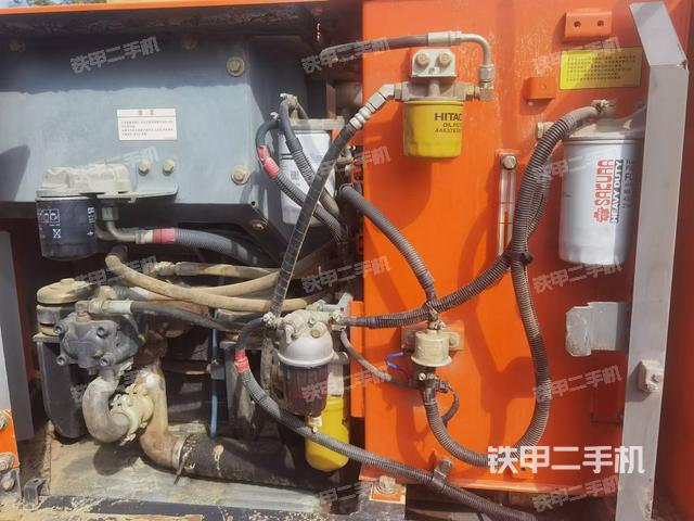 液壓泵艙室正面整體（整機(jī)外觀）