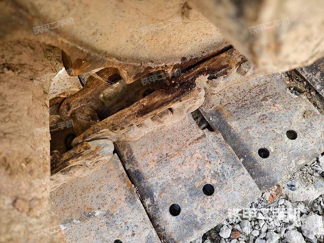 右驱动轮（行走机构）