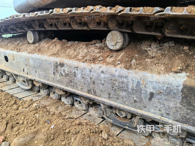 右驅(qū)動(dòng)輪（行走機(jī)構(gòu)）