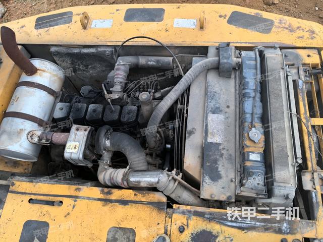 發(fā)動(dòng)機(jī)室（上車部件）