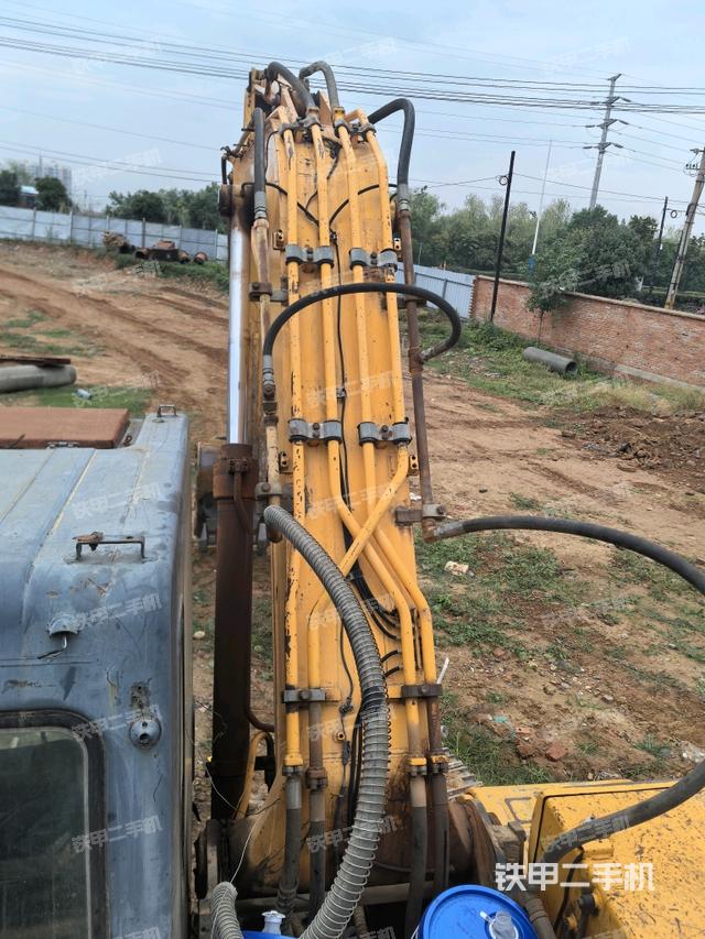 大臂背部俯視（工作和回轉(zhuǎn)裝置）