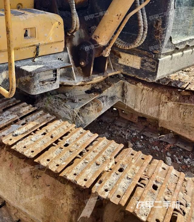 转盘和下车架正前（工作和回转装置）