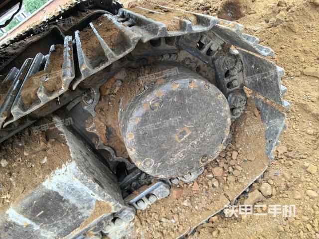 左驅(qū)動(dòng)輪（行走機(jī)構(gòu)）