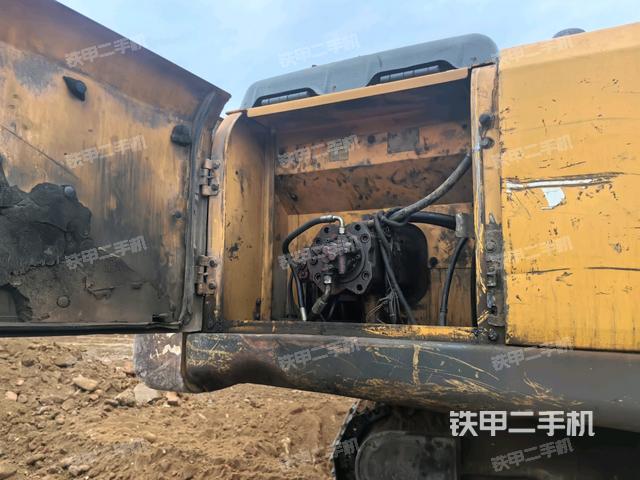 液壓泵斜45?左（大件艙室）