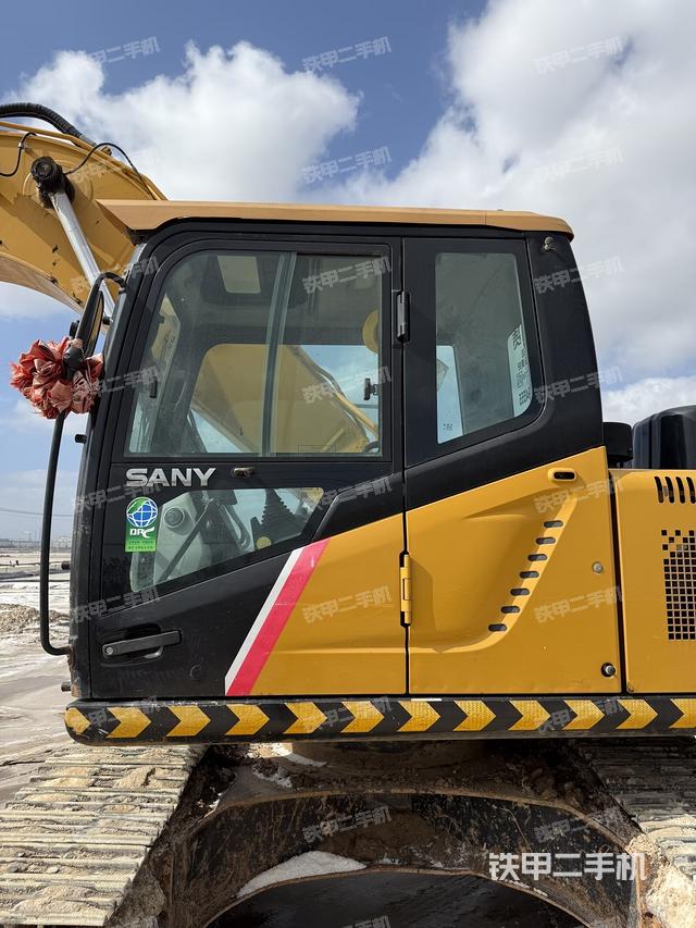 駕駛室正側(cè)（駕駛室部分）