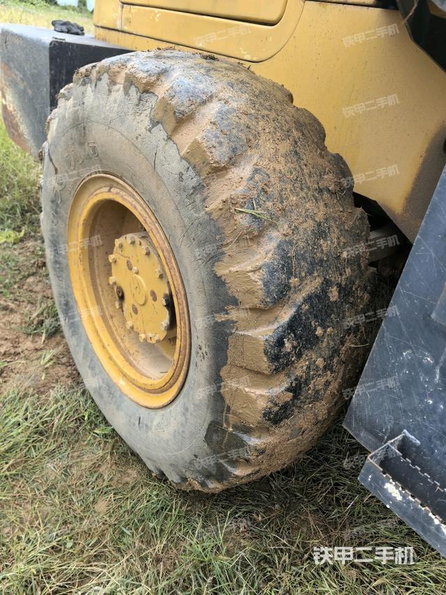 右前轮(行走机构) 右前轮(行走机构)