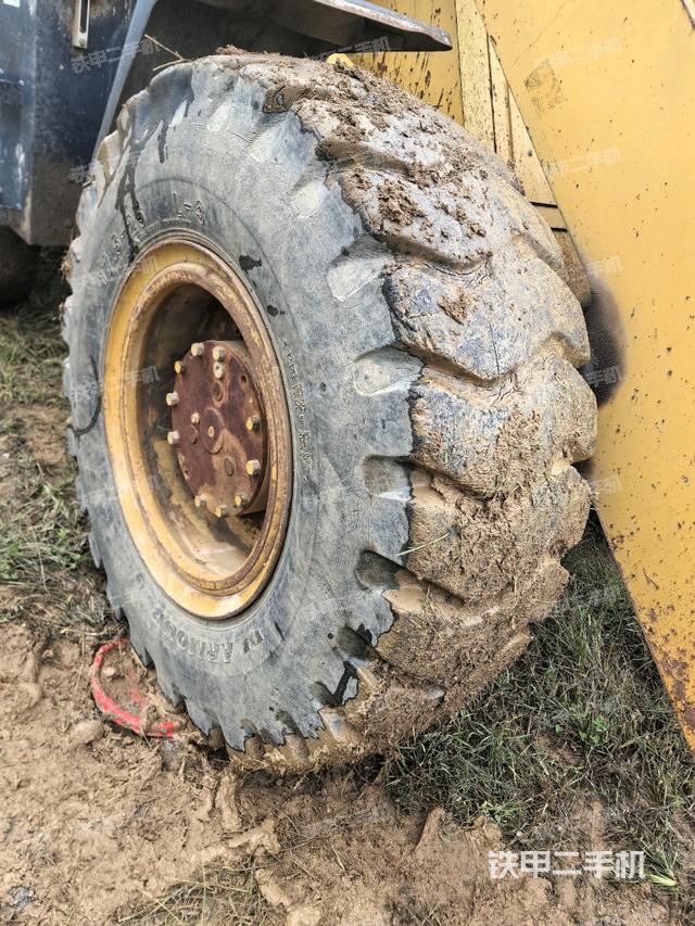 右后轮(行走机构) 右后轮(行走机构)