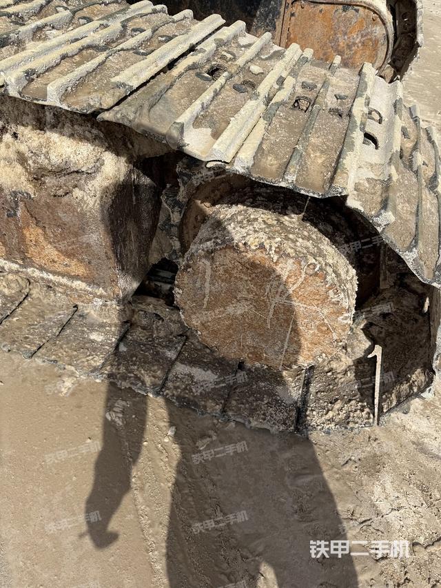 右驅(qū)動(dòng)輪（行走機(jī)構(gòu)）