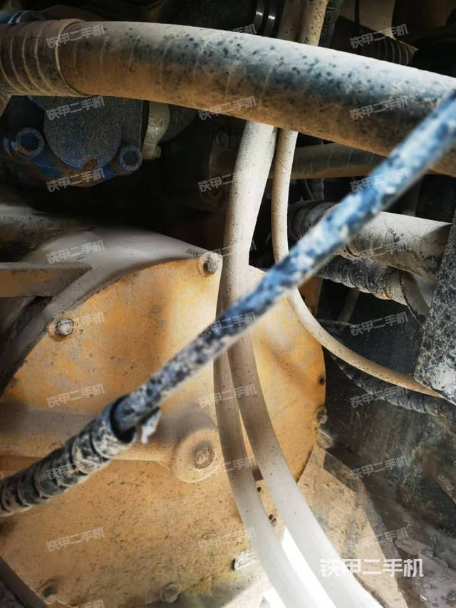 發(fā)動機右側(cè)（整機外觀及大件）