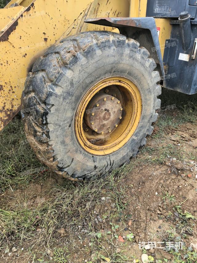 左前轮(行走机构) 左前轮(行走机构)