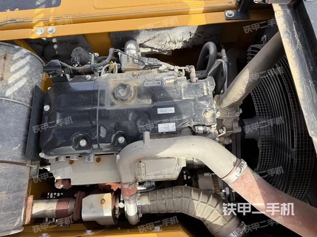 發(fā)動(dòng)機(jī)室（上車(chē)部件）